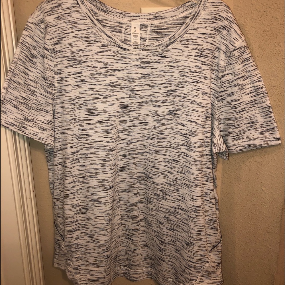LULULEMON HEATHER TEE